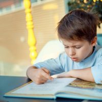 Child struggling to read Child struggling to read